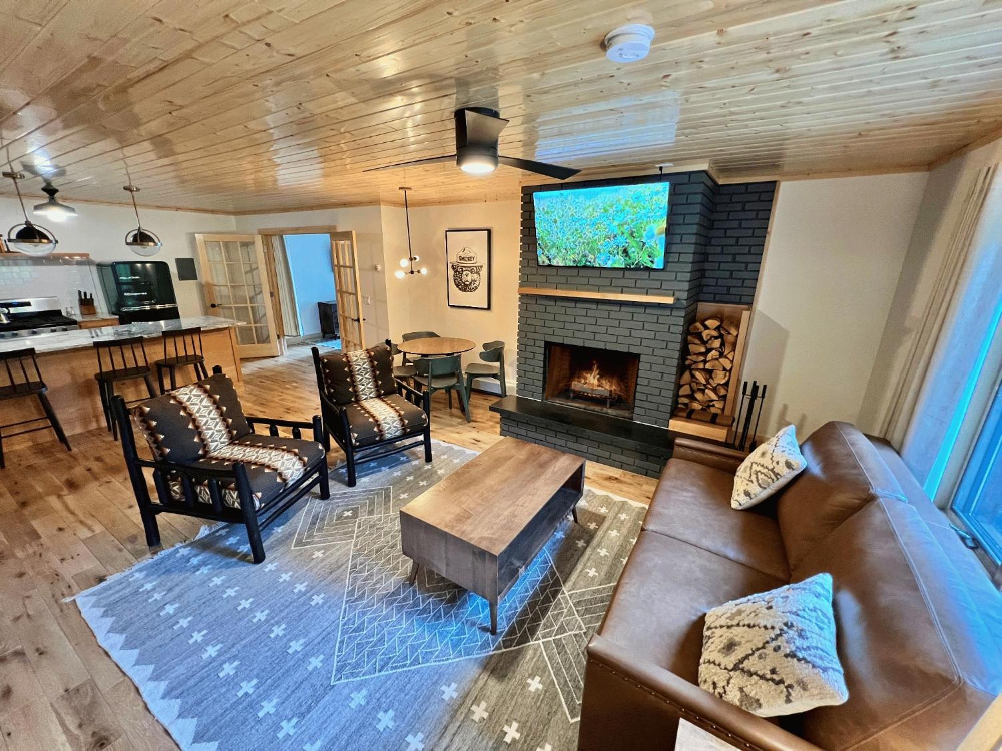 Thomsonite Inn on Lake Superior Grand Marais Rom bilde